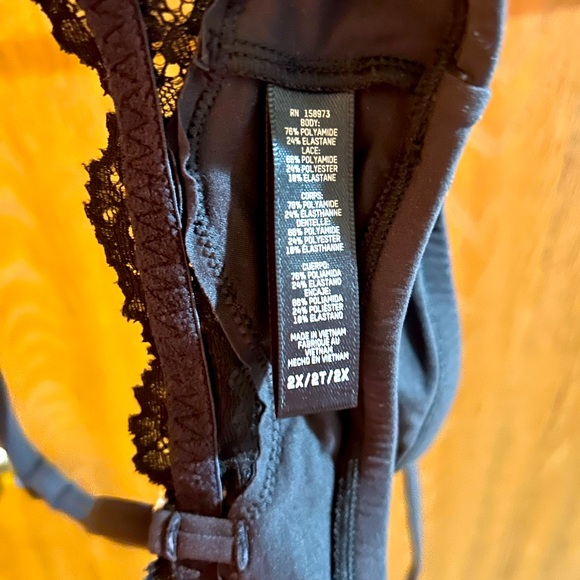 SKIMS Black Bralette/Undies Intimates Bundle - Picture 5 of 7